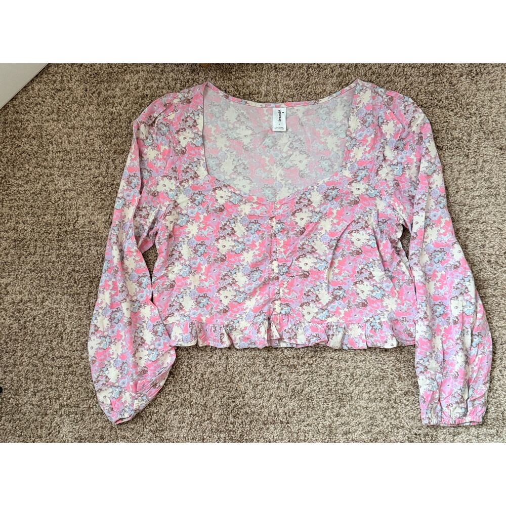 Abound Floral Top NWOT L